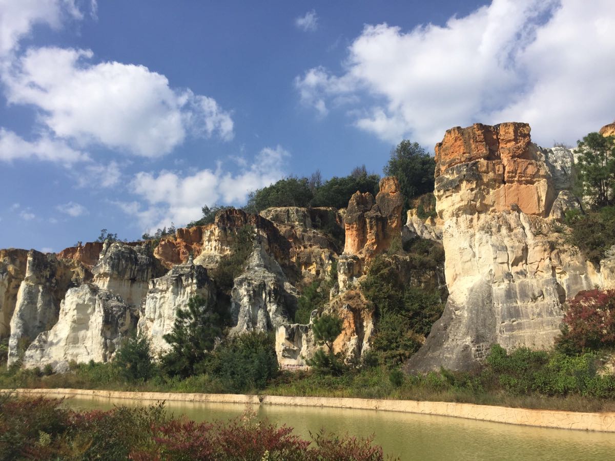 陆良彩色沙林旅游景点攻略图