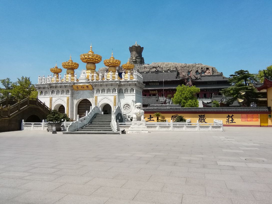 朱泾东林寺自古曾名观音堂,距今已有700年历史.