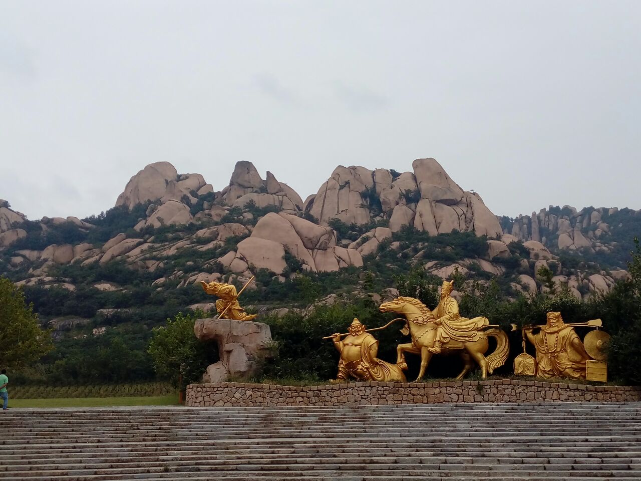 2019岈山风景区游玩攻略,岈山被称为盆景山,山不.