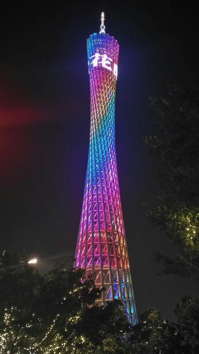 珠江夜游广州塔码头