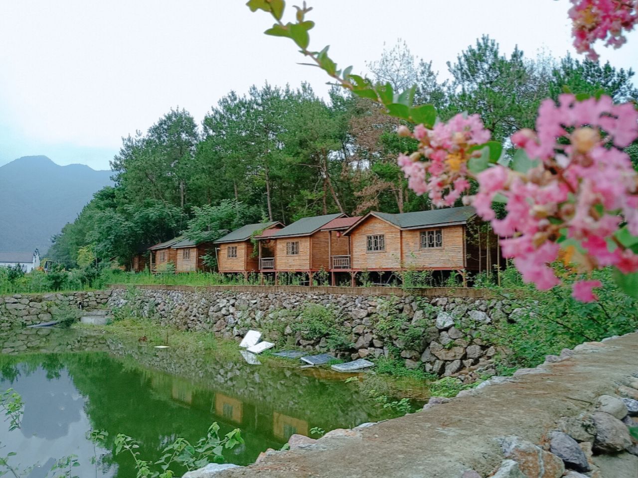 仙居神仙湾温泉还开着吗之前听朋友说过哪有现在有什么好玩的没