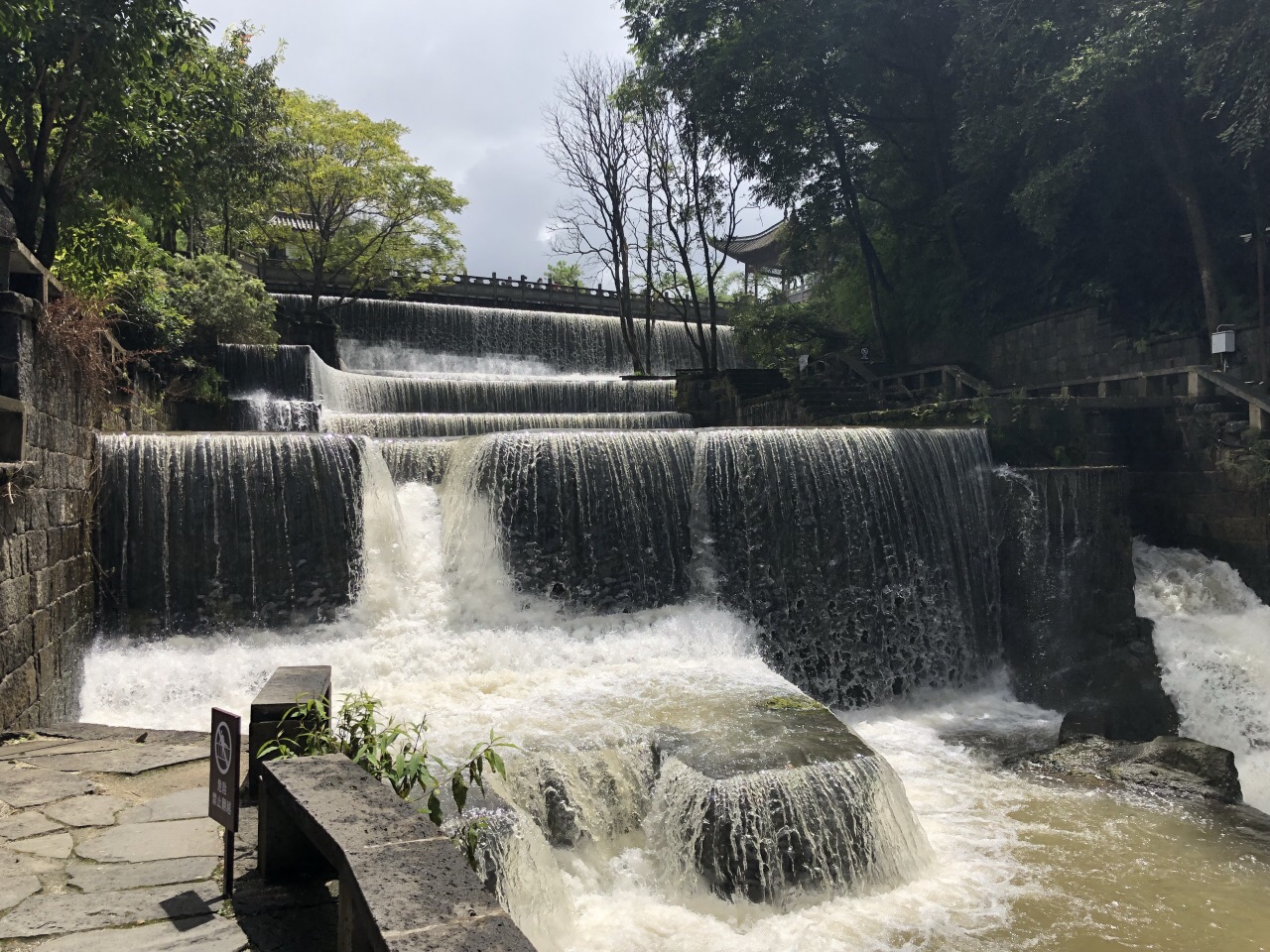 腾冲叠水河瀑布好玩吗,腾冲叠水河瀑布景点怎么样