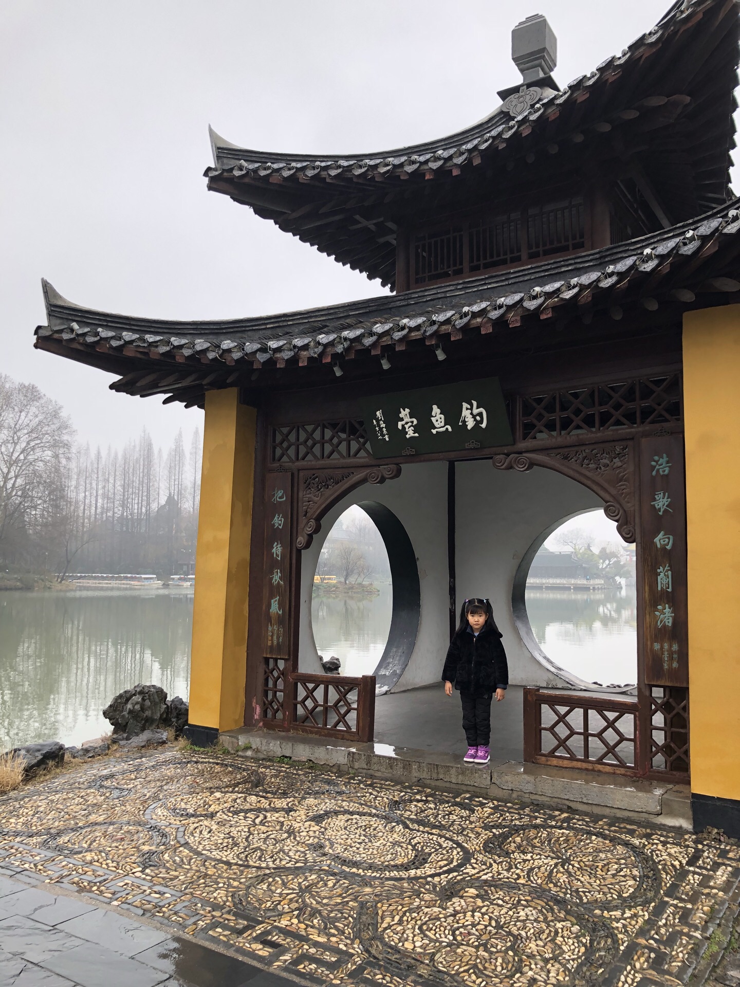下雨天的瘦西湖别有一番滋味,钓鱼台拍照无游客