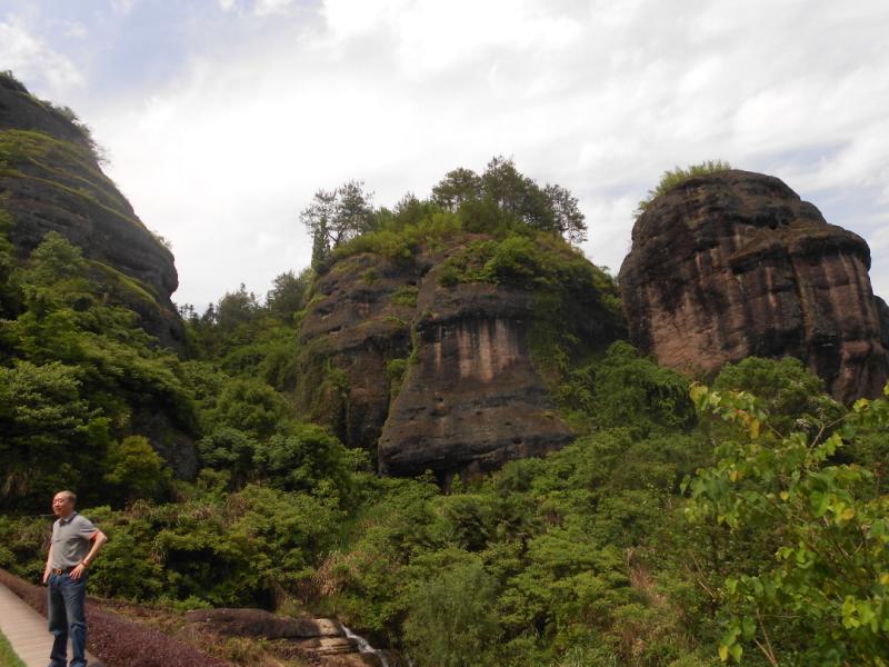 东西岩风景区为浙江省是著名旅游胜地,集观光,休闲,度假为一体,4a级