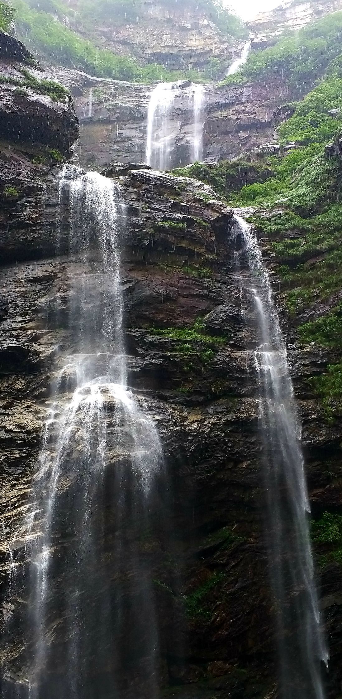 庐山风景区三叠泉好玩吗,庐山风景区三叠泉景点怎么样