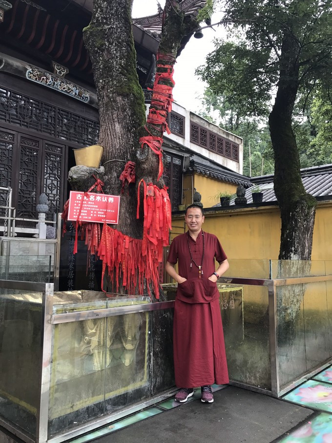 我的九华山感恩之旅~第二天(闵公殿 百岁宫 太白酒家)