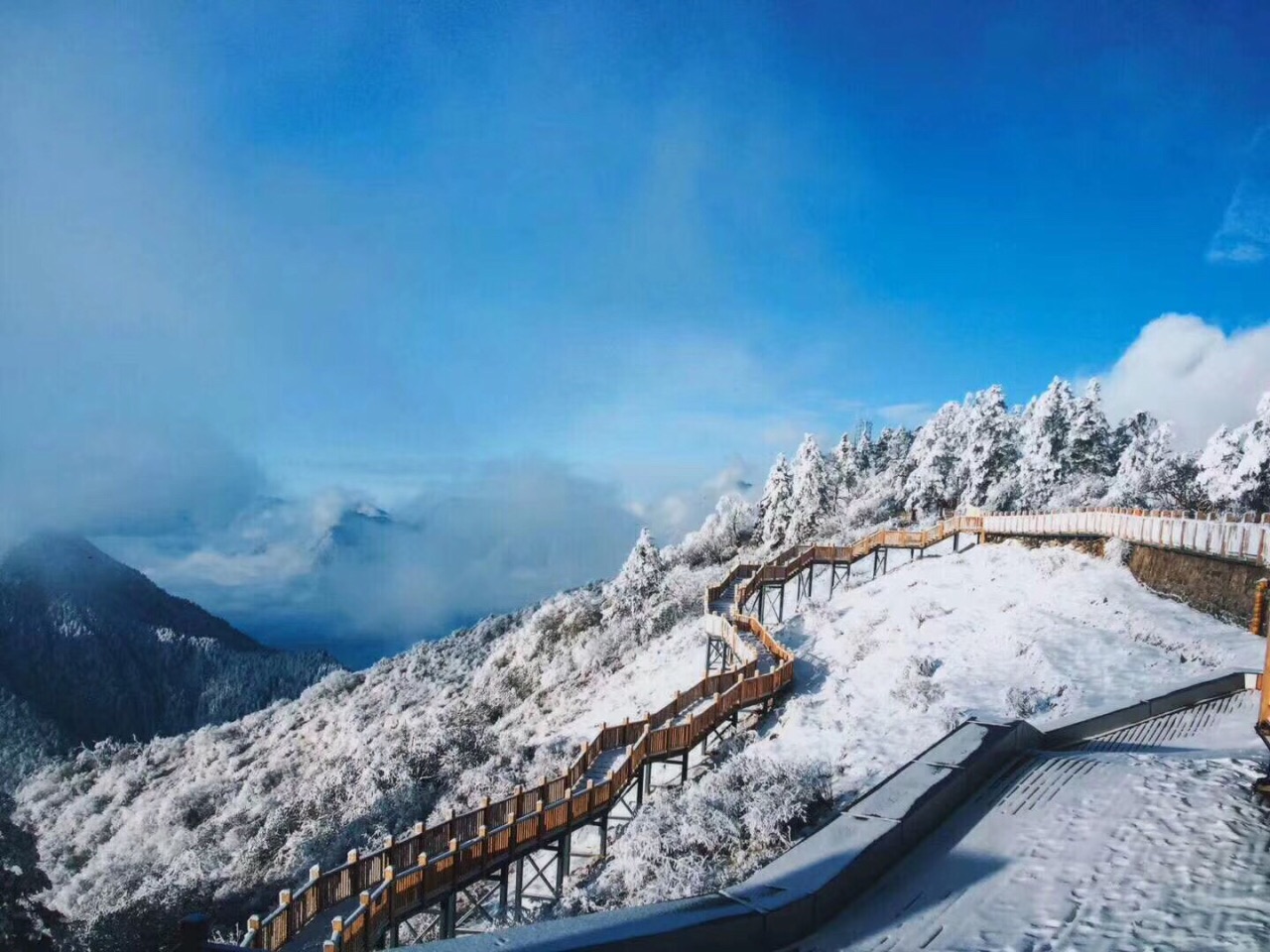 西岭雪山