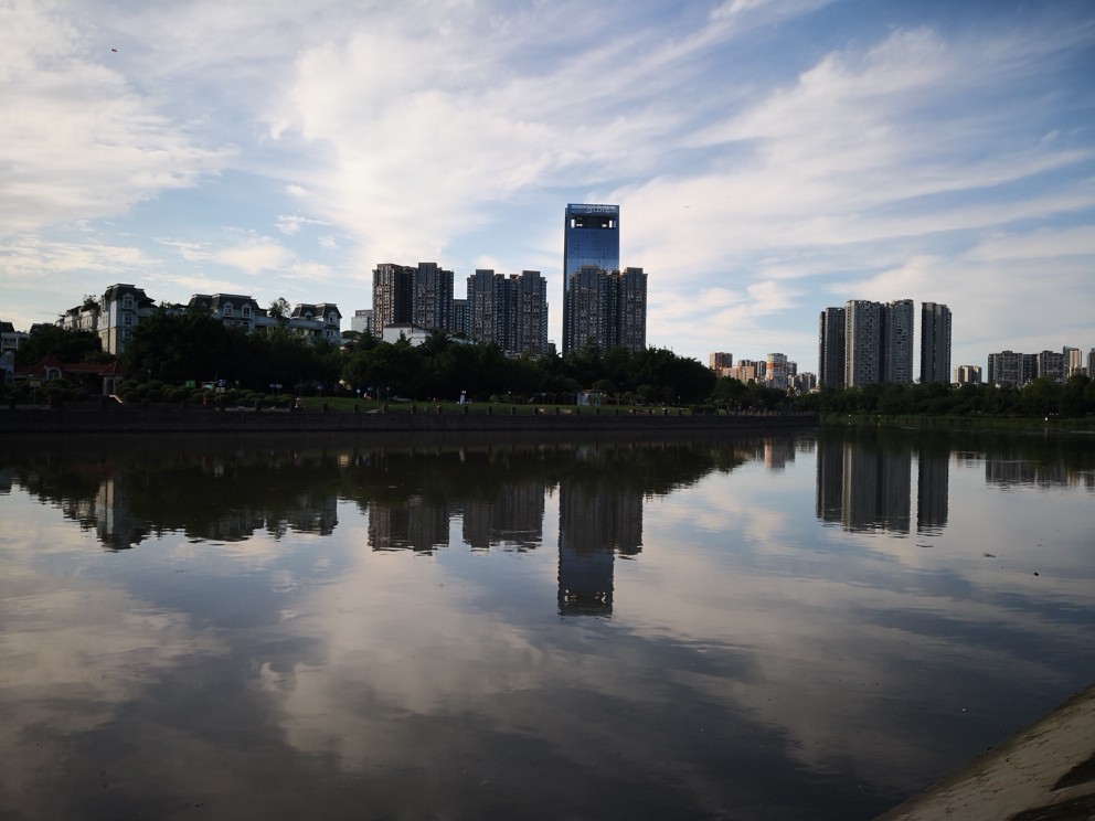 【携程攻略】成都府河文体公园景点,雨过天晴 昨晚下