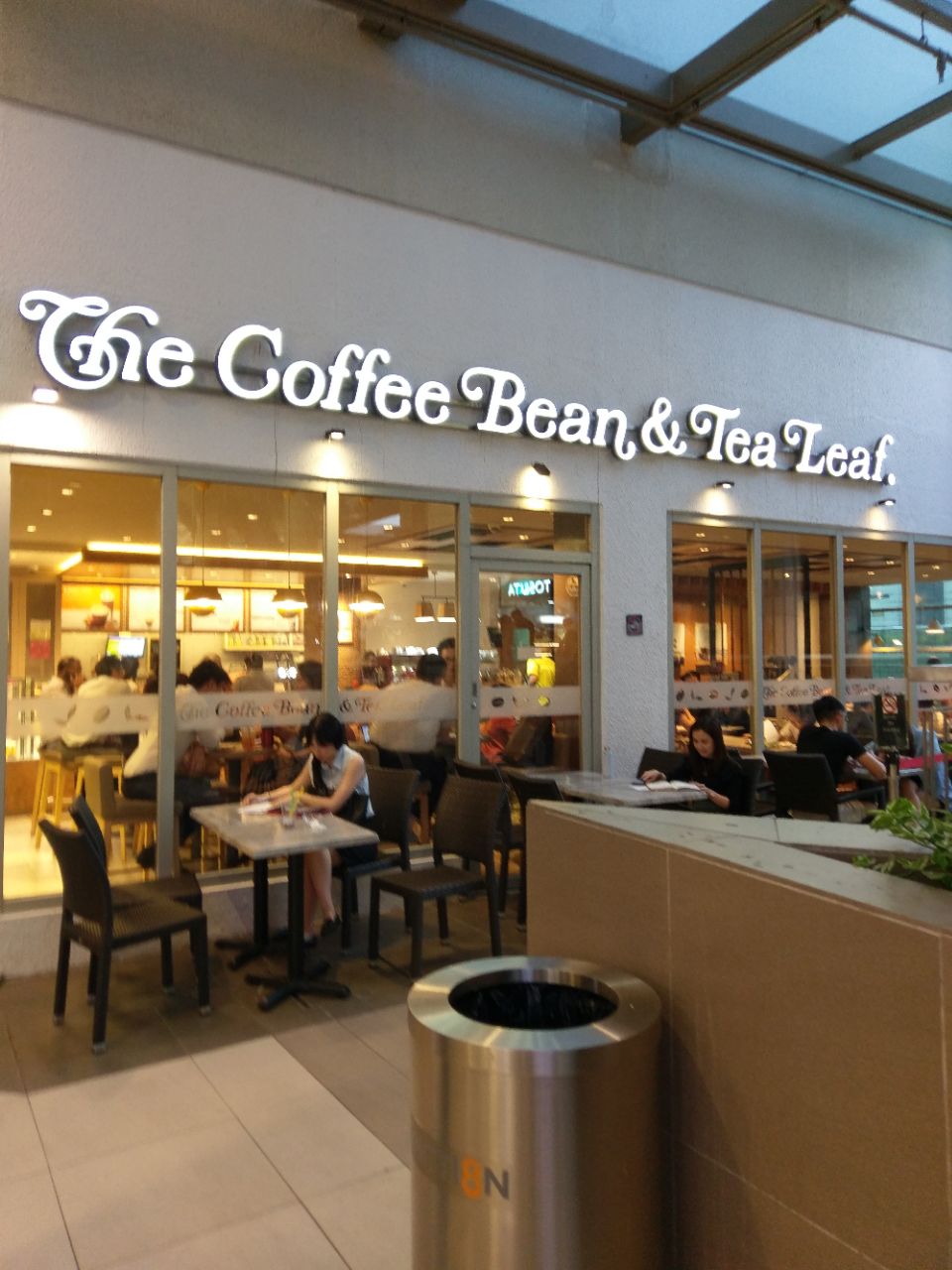 the coffee bean & tea leaf