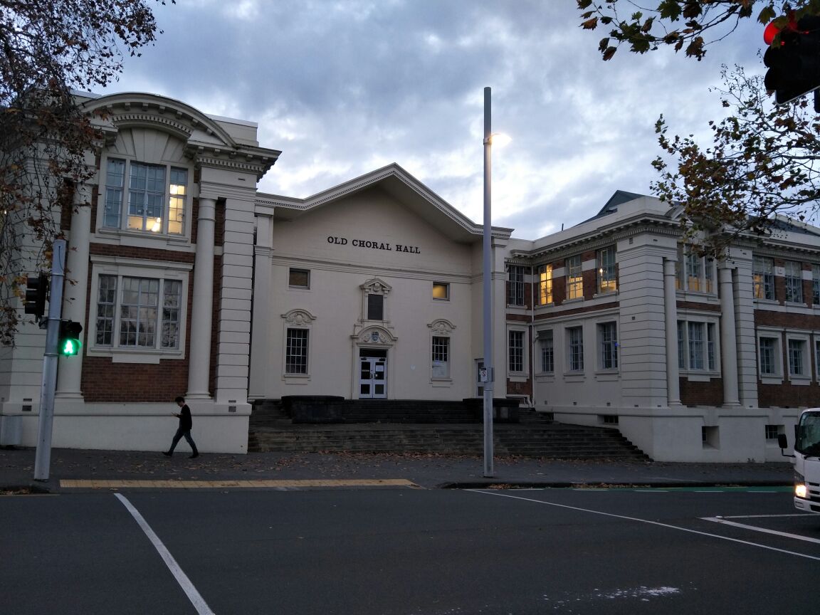 奥克兰大学