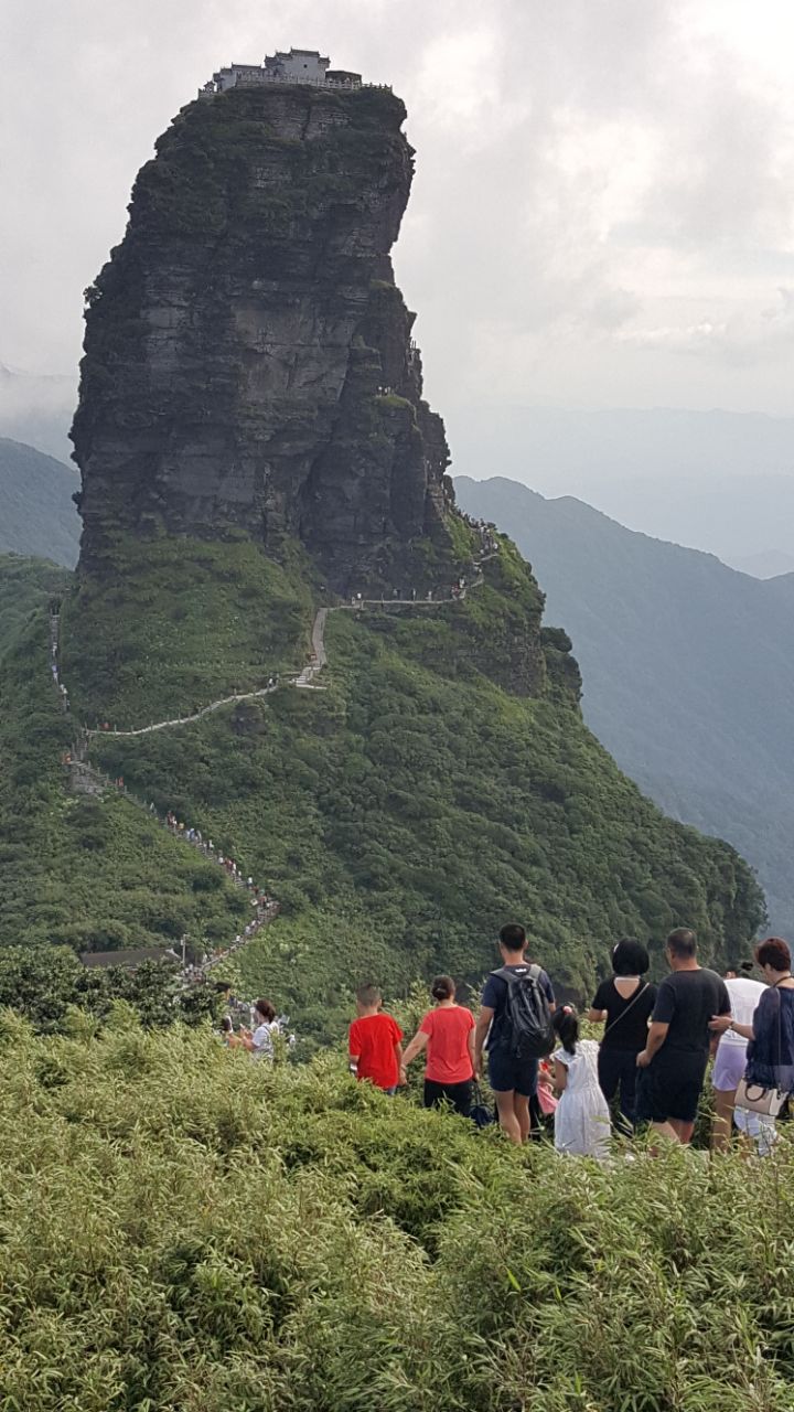 【蘑菇石】是梵净山的标志性景点.