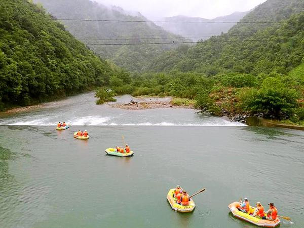 安徽石台怪潭漂流来一场"湿身"之旅