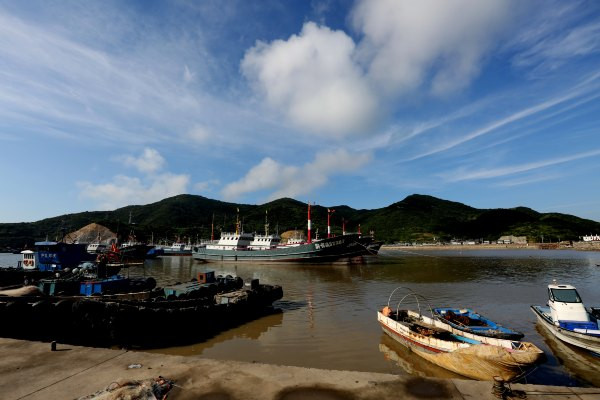 回宾馆吃个饭,准备去携程上说的鼠浪湖岛玩,等跟着导航一路开过来