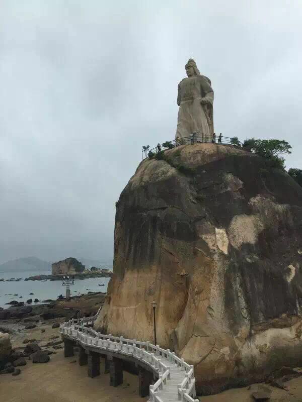 日光岩是鼓浪屿最高的地方,观看整个鼓浪屿全景的最佳地方便是日光岩.