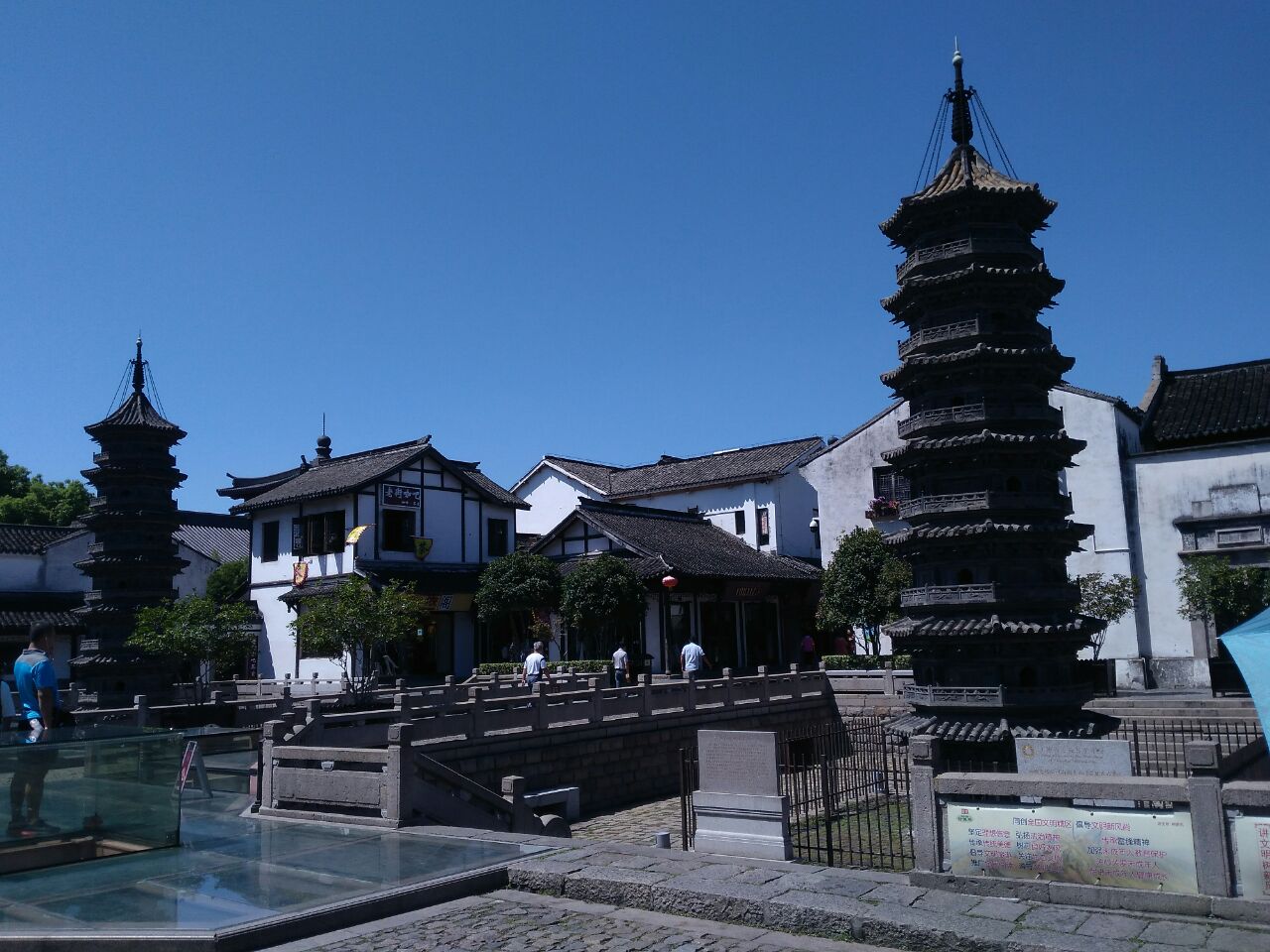 【携程攻略】上海嘉定南翔双塔景点,在南翔老街的入口