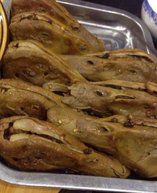 伟伟鸭脑壳(银泰城店)