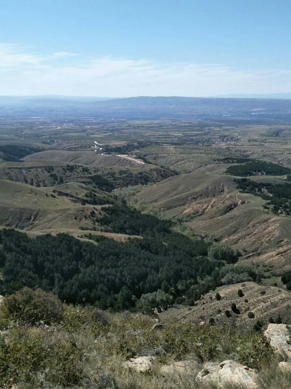 采凉山位于大同县县境北部的巨乐乡,古称纥真山,纥干山,采药山.