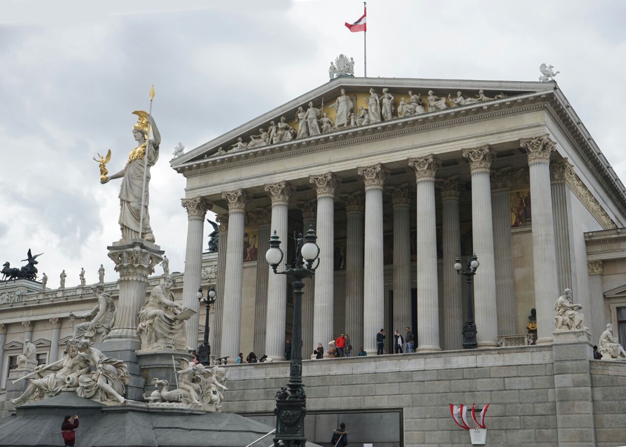 维也纳国会大厦被誉为欧洲最美的国会大厦建造于1874年听说当初采用古