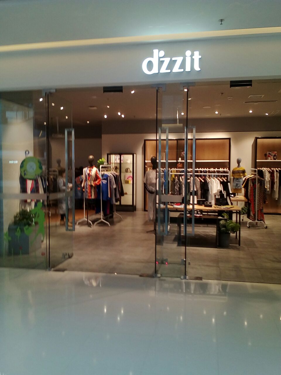 2dzzit(丹尼斯百货花园路店)4.