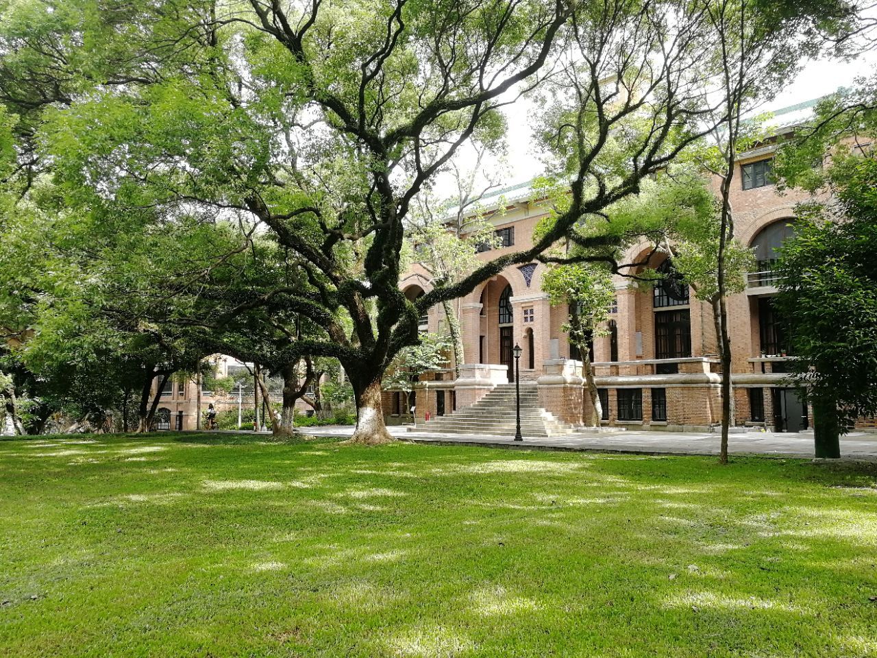 中山大学sun yat-sen university