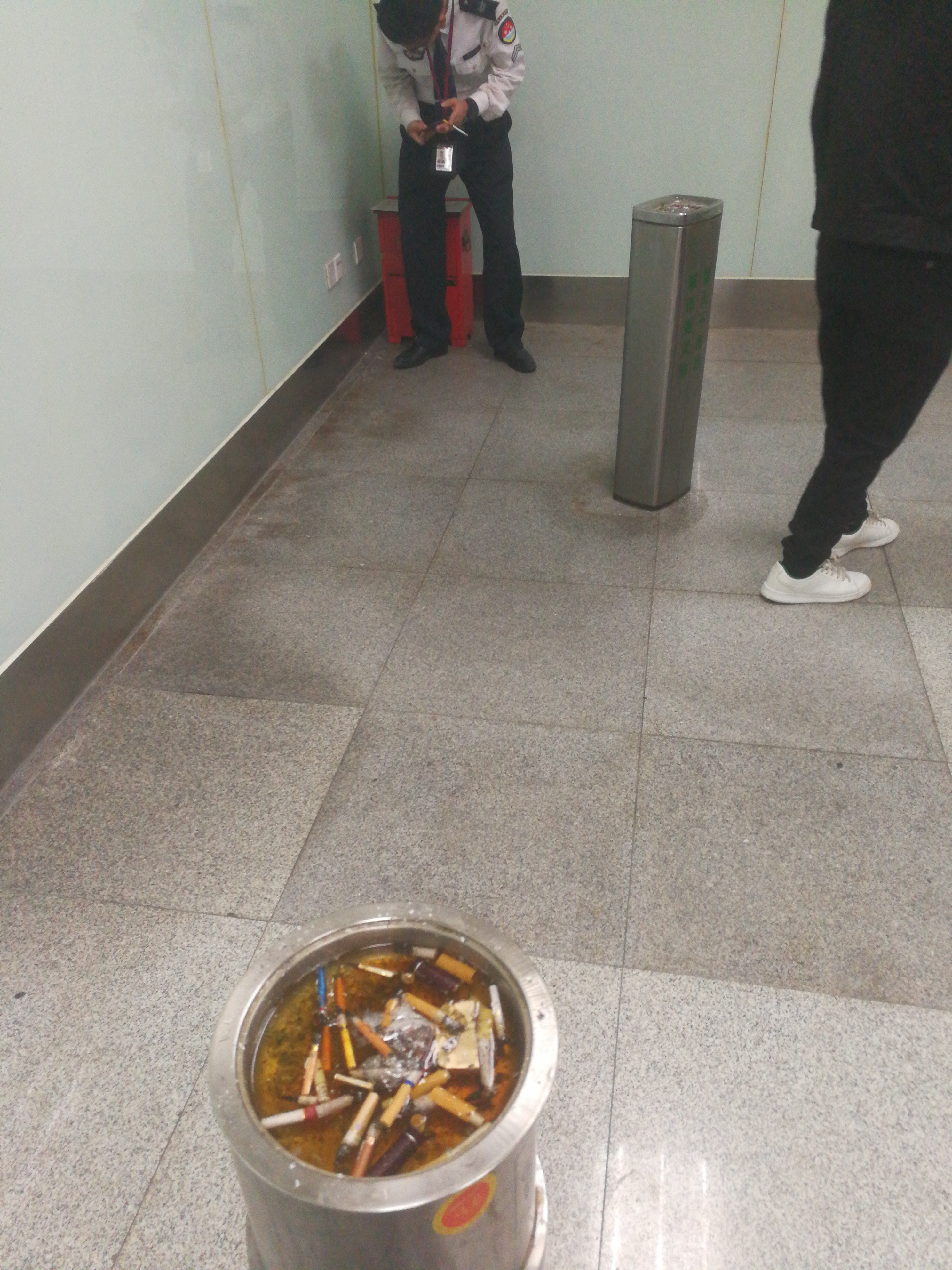晋江机场候机室有没有吸烟室