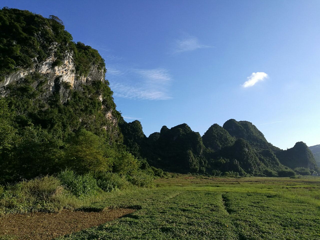 【携程攻略】英德英西峰林走廊景点,要记住,路上的灯光一定比景区好!