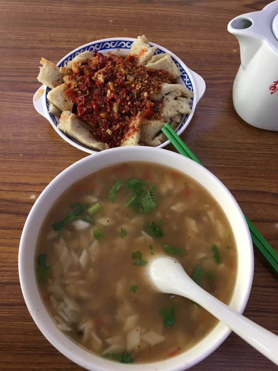 第一次到黄河路店来吃,真是大大的惊喜,面旗子和面筋依然是最爱,最
