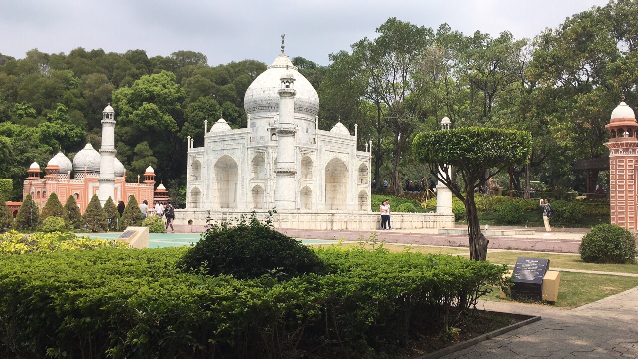 世界各地名胜古迹以缩小版汇聚一堂,半天逛一圈下来就好像旅游世界一