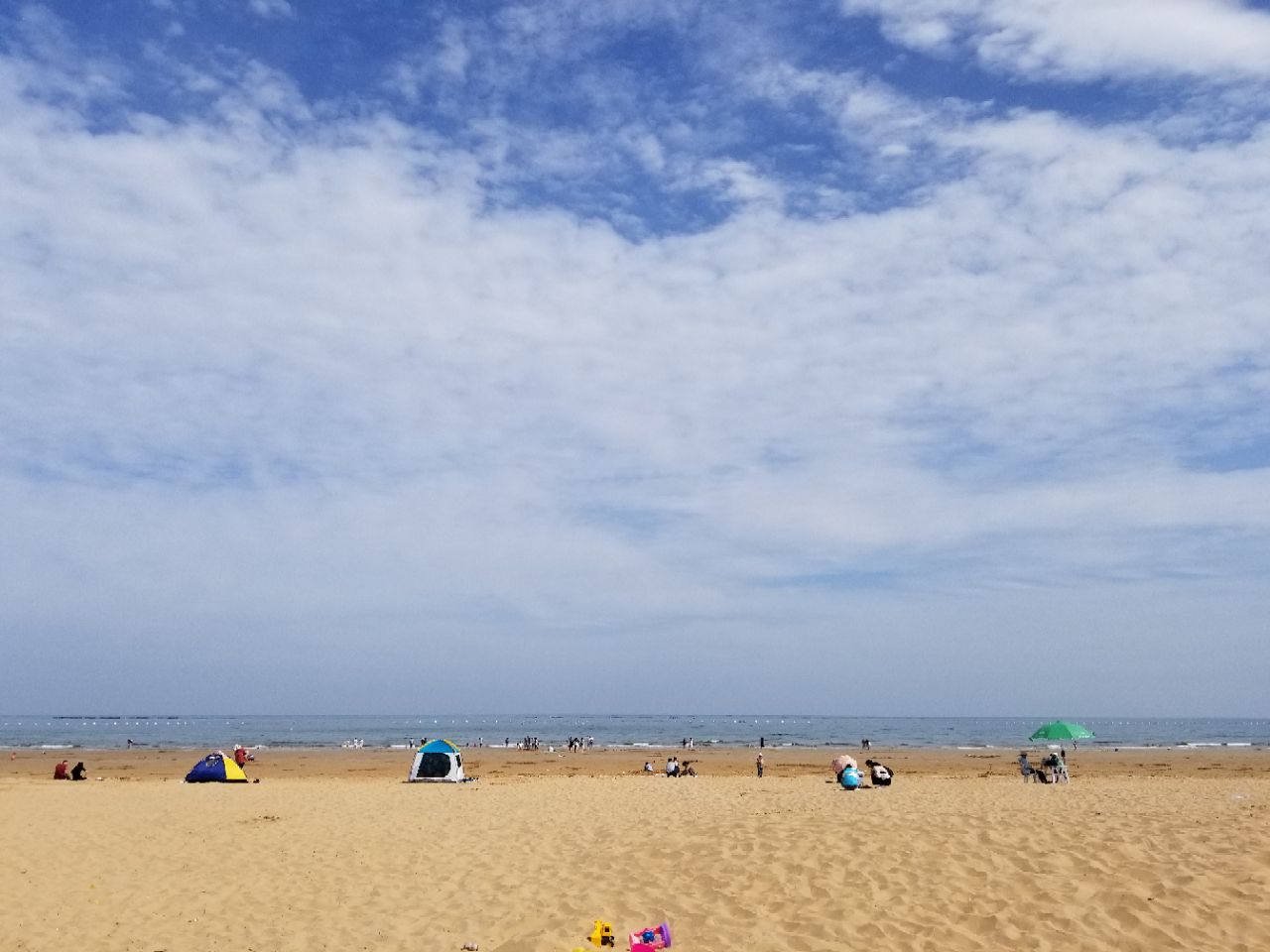 银沙滩海水浴场