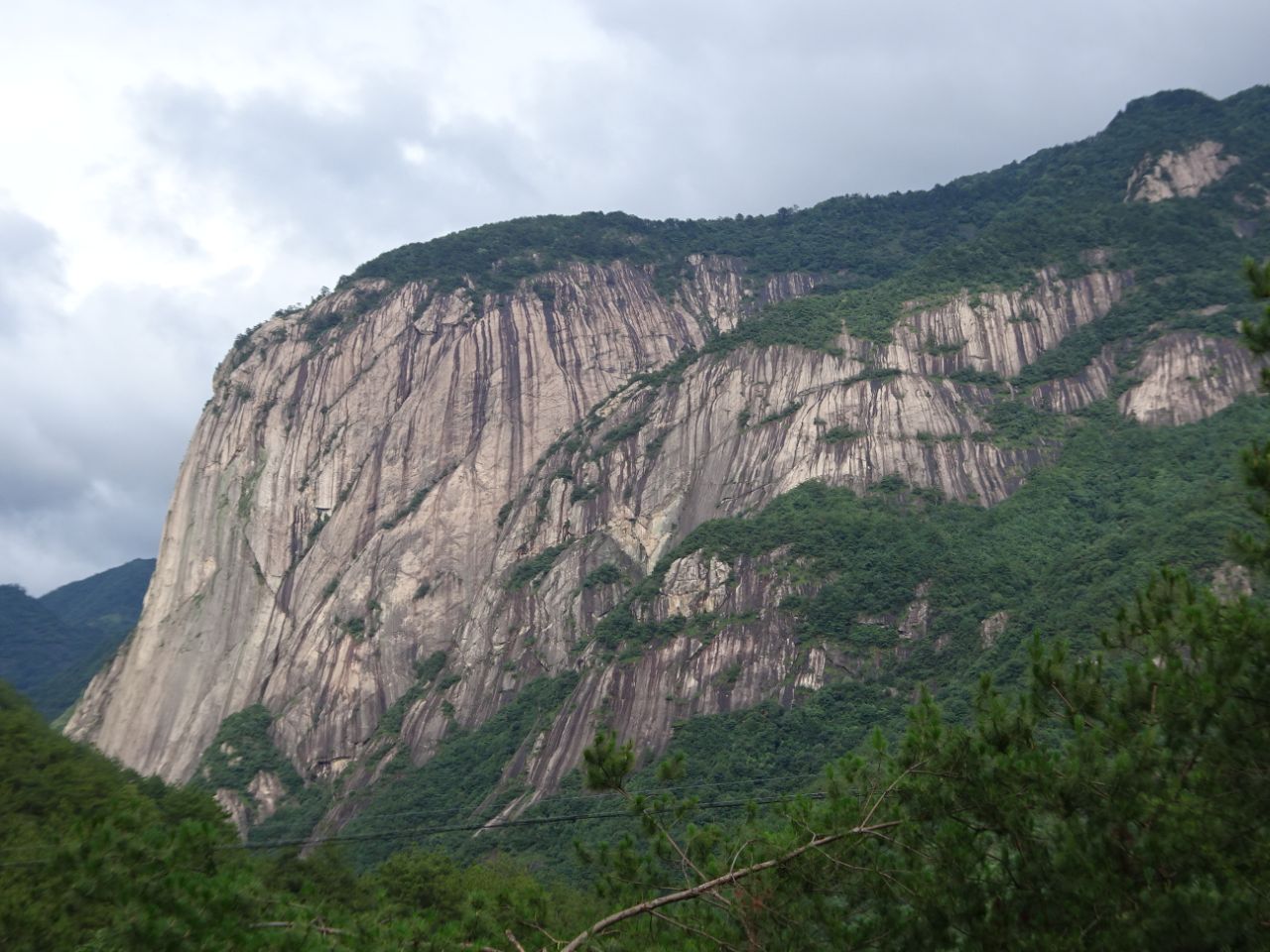 鄣山大峡谷