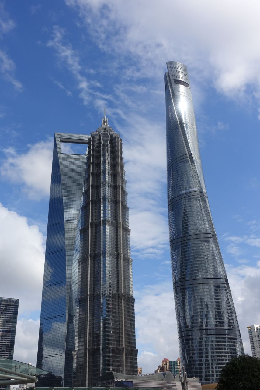 上海中心建筑主体为118层,总高为632米!