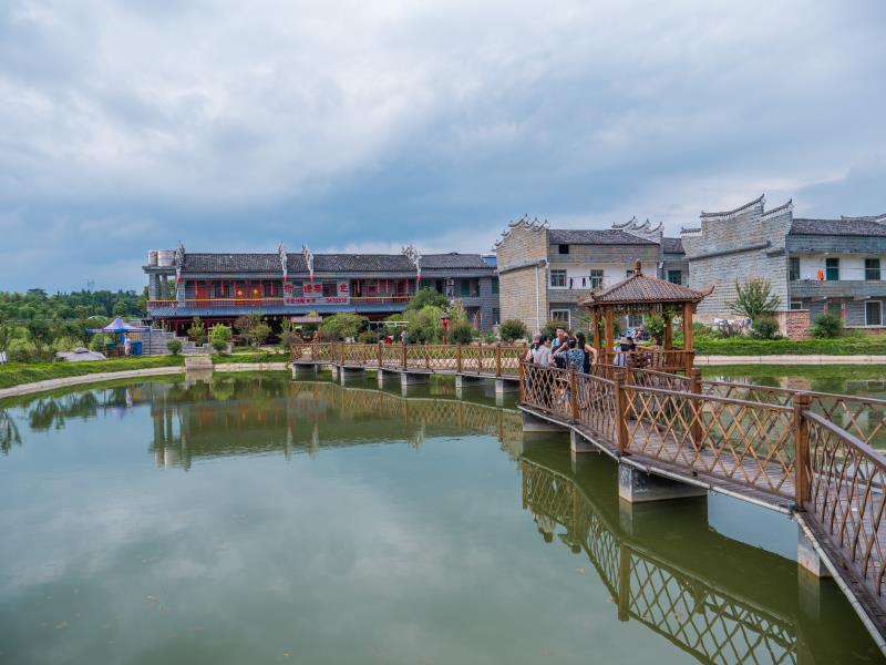 流华湾荷花古村