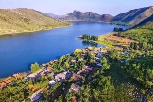 唐山卧龙山生态度假村