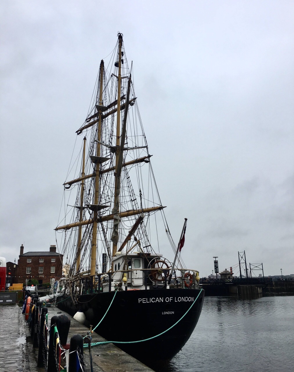 阿尔伯特船坞albert dock