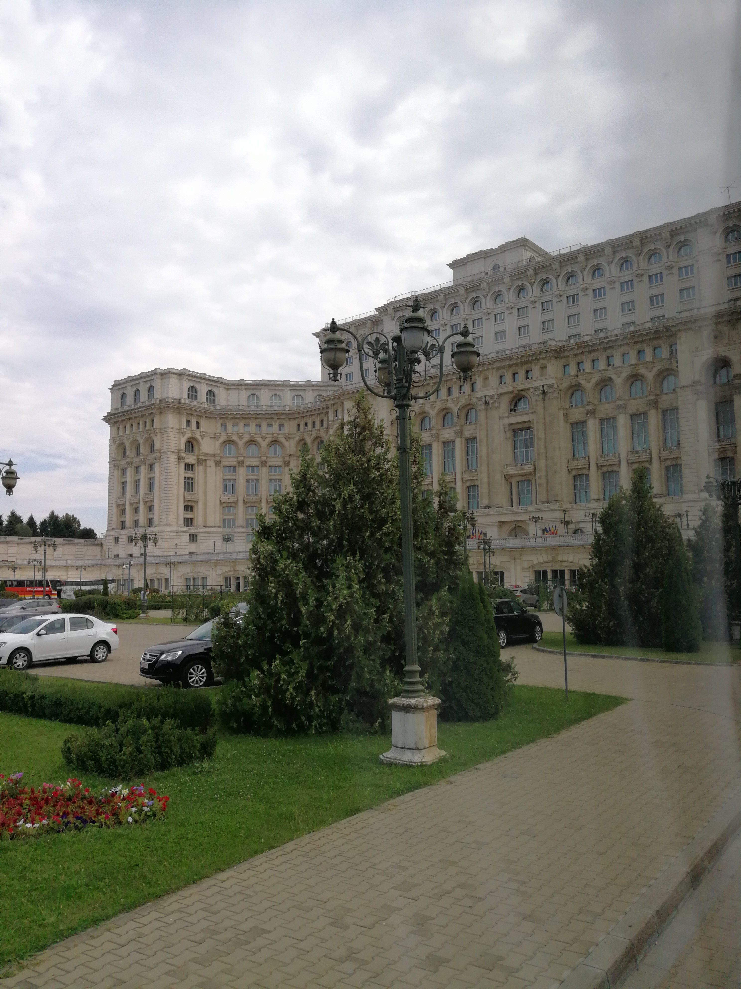 布加勒斯特议会宫旅游景点攻略图