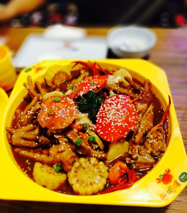 2021巴啦嘴肉蟹煲(sm天津滨海城市广场店)美食餐厅,锅底的食材还挺多