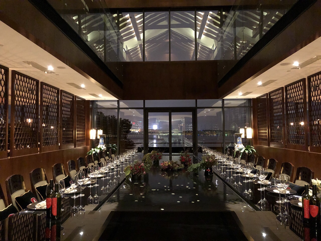 非常不错的西餐厅,服务员的态度非常好,说话轻声细语,服务很人性化