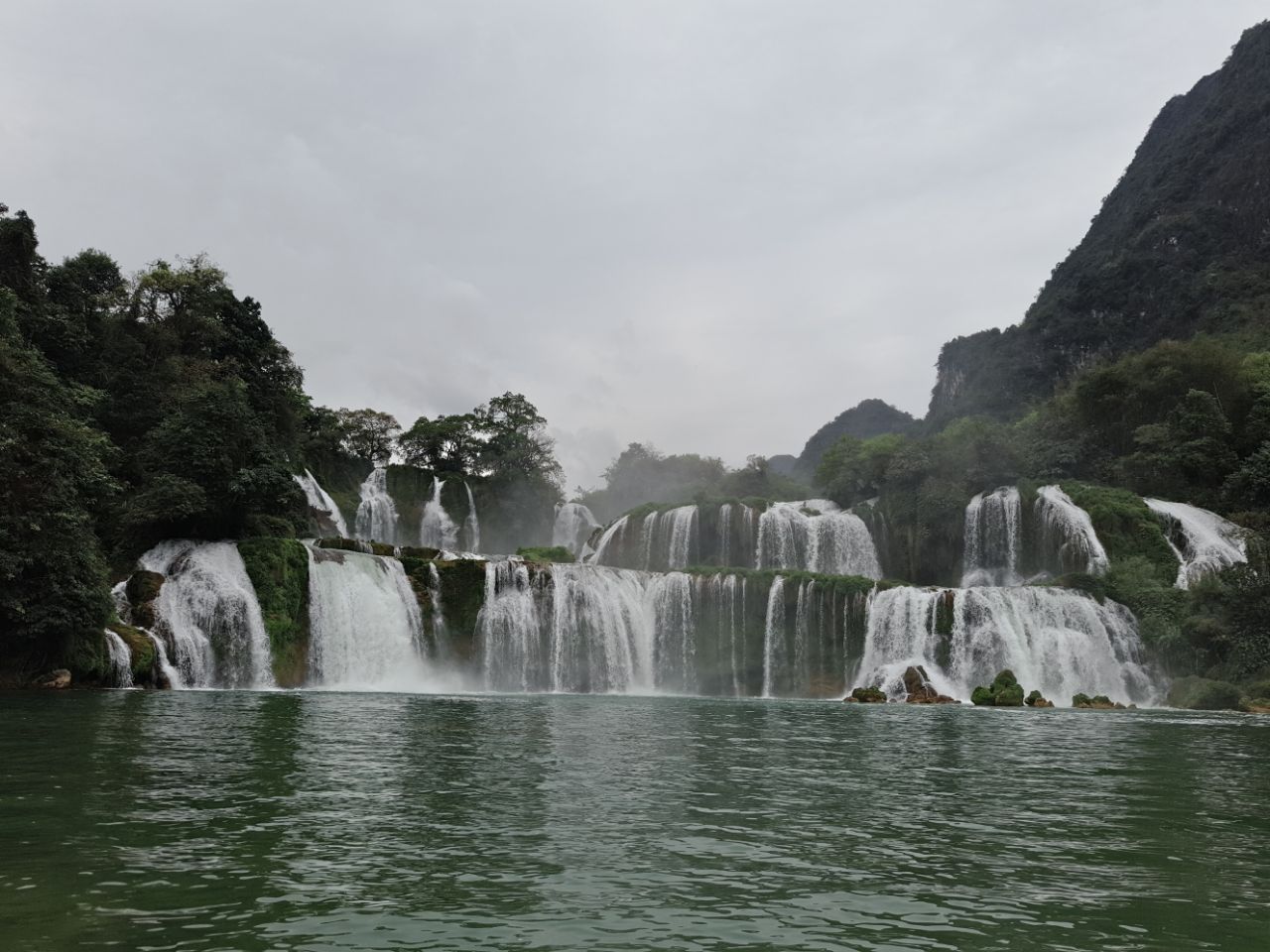 德天跨国瀑布景区