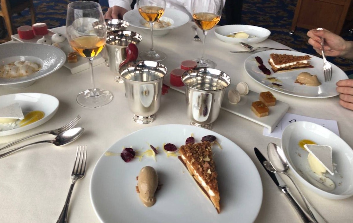 巴黎银塔餐厅,曾经在最初学法语时的走遍法国中出现,如今终于也来了