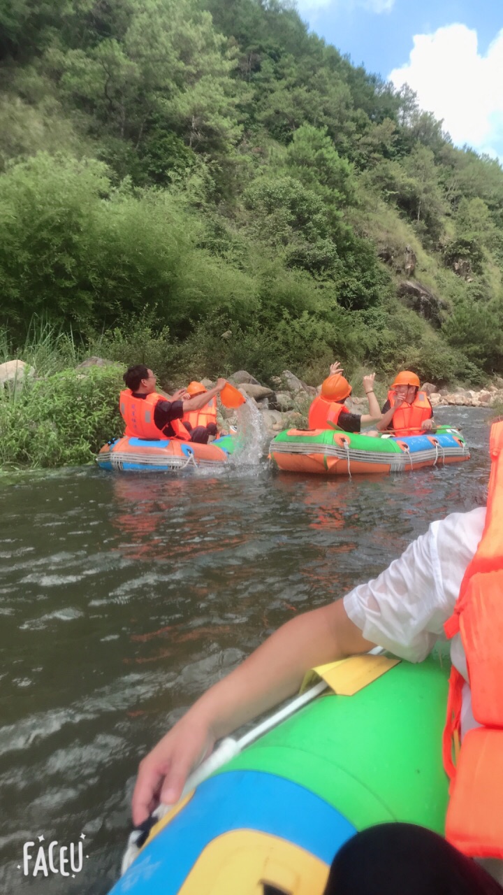 【携程攻略】新昌虎尾峡漂流景点,推荐这家漂流基地,!