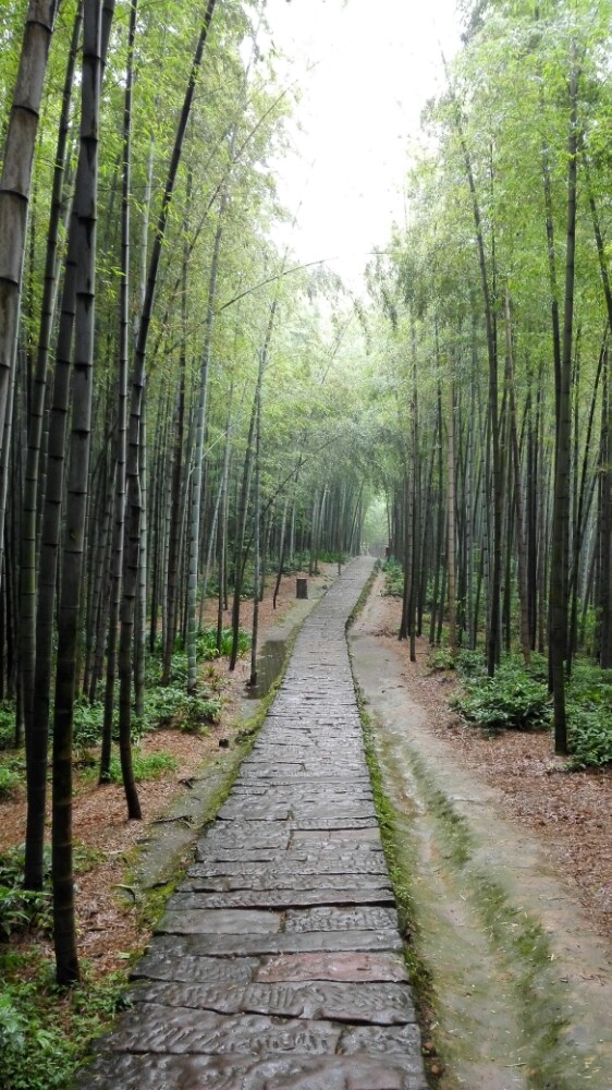 非常有特色的地方,就是景点之间距离远,不开车实在是不方便,其实住几