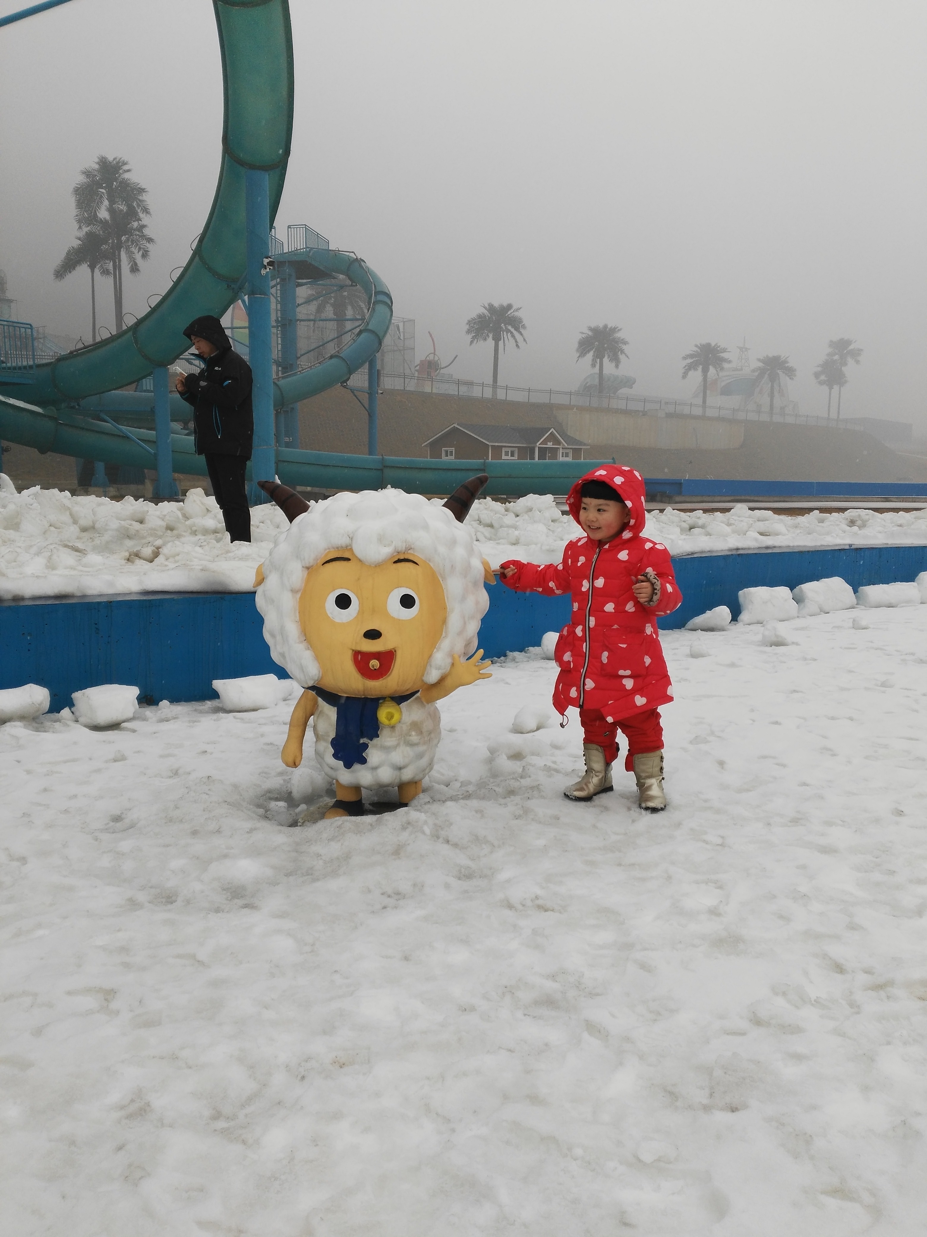 2022嘉山悠乐谷水上乐园玩乐攻略,过年了去滑雪,天气很好～景.