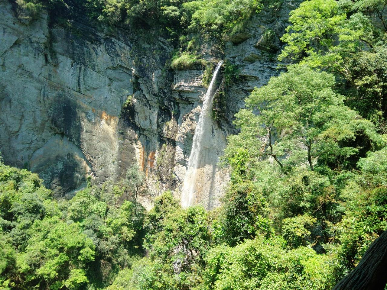 七彩瀑谷旅游景点攻略图
