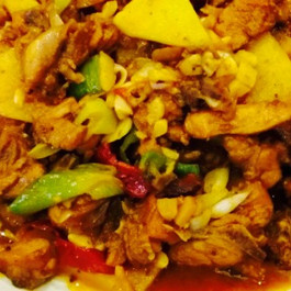 乌鲁木齐洪七公吃串串清真(哈密路店)附近美林大超市美食图片
