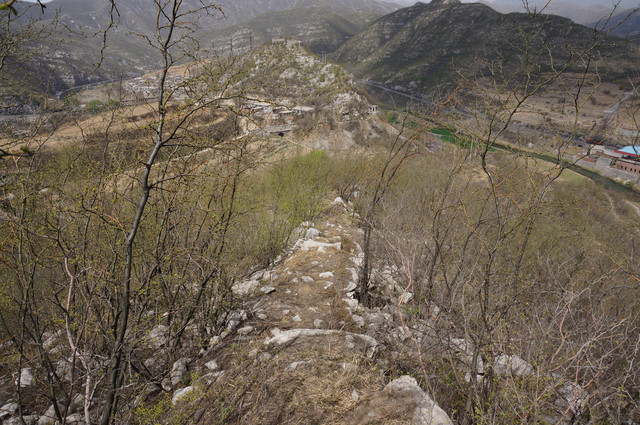 徒步穿越黄沟村-雪花山-鸡架岩-乏驴岭村-绵右渠-南峪