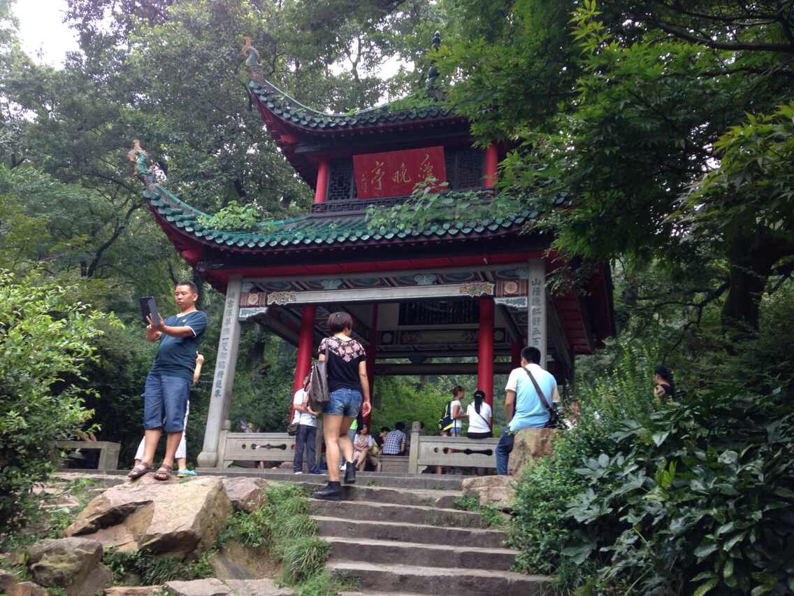 另外去了湘江西岸的岳麓山,这里作为长沙的著名景点,古迹众多,也是此