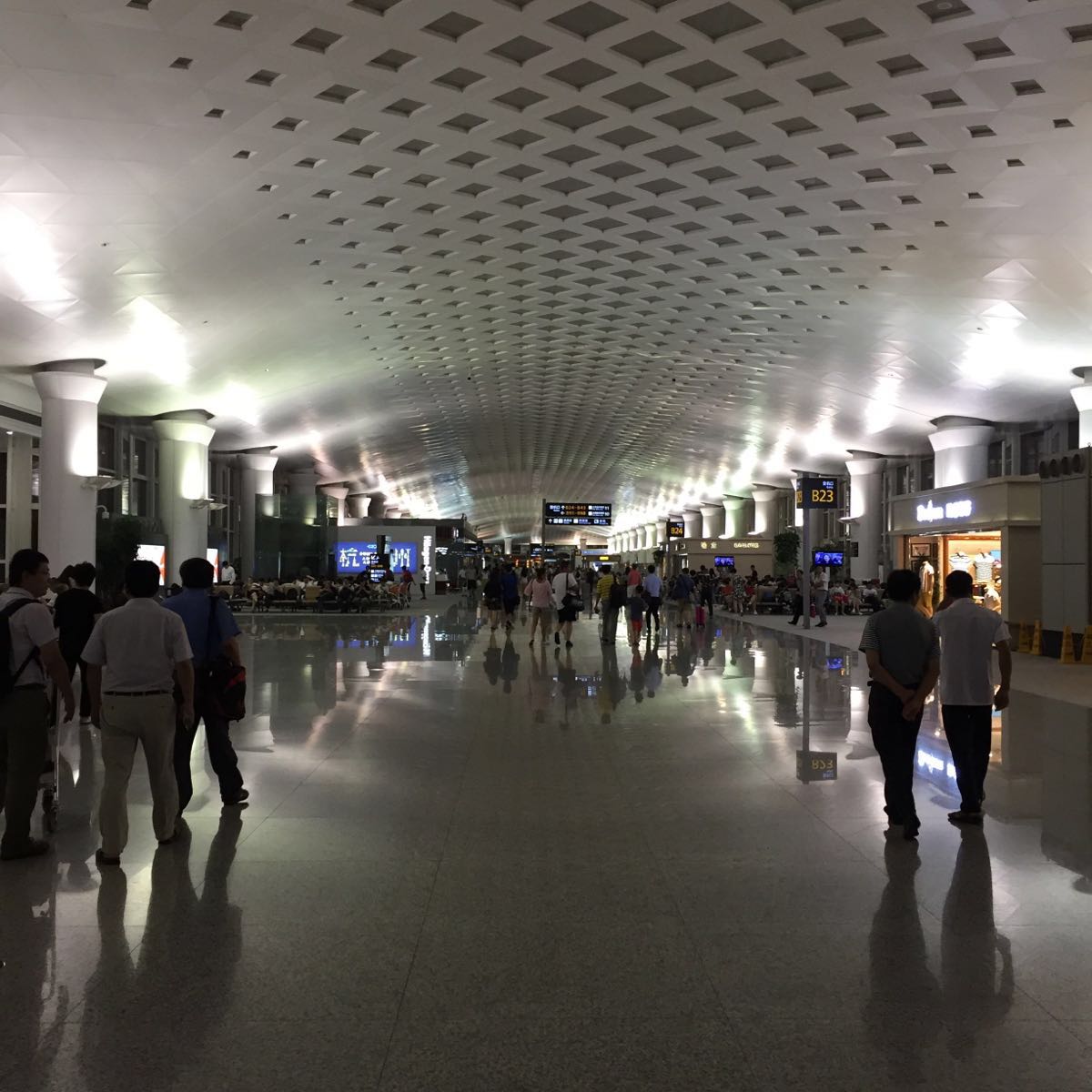 萧山机场是一个国际机场,无论是他的外观还是内部的管理非常到位
