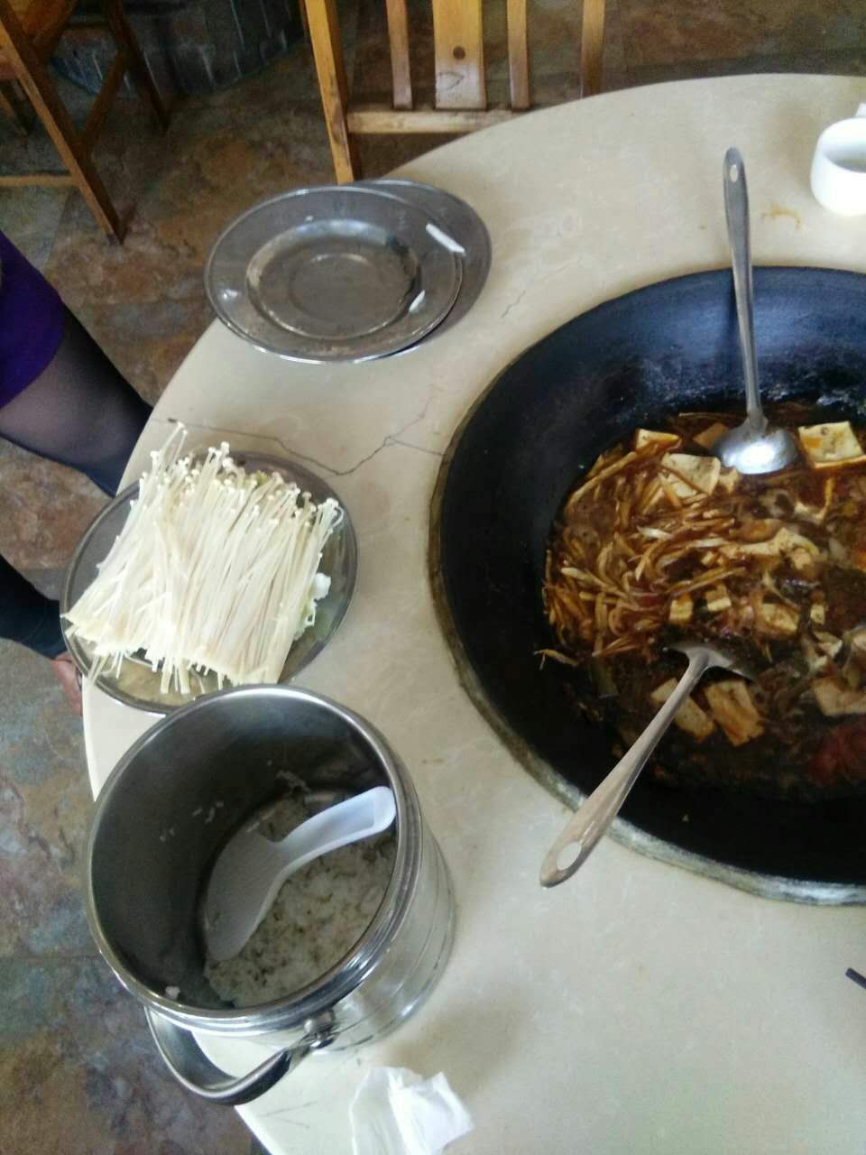 大锅大灶柴火饭庄