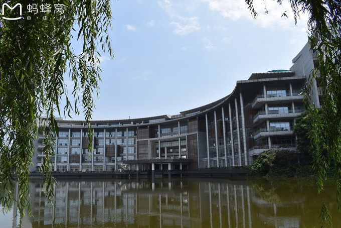 四川大学(江安校区)  来成都的交大转了一圈.