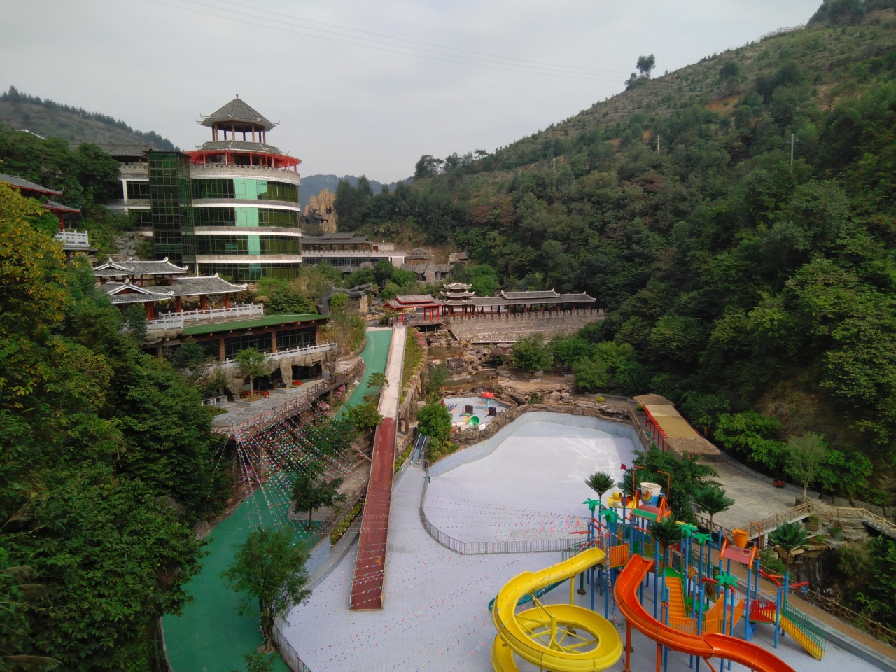 龙门水都鲤鱼湾温泉